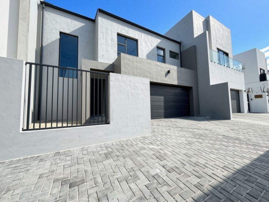 4 Bedroom Property for Sale in Sandown Western Cape